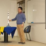 El prof. Demarco narró los detalles de la carrera espacial previos al viaje a la Luna